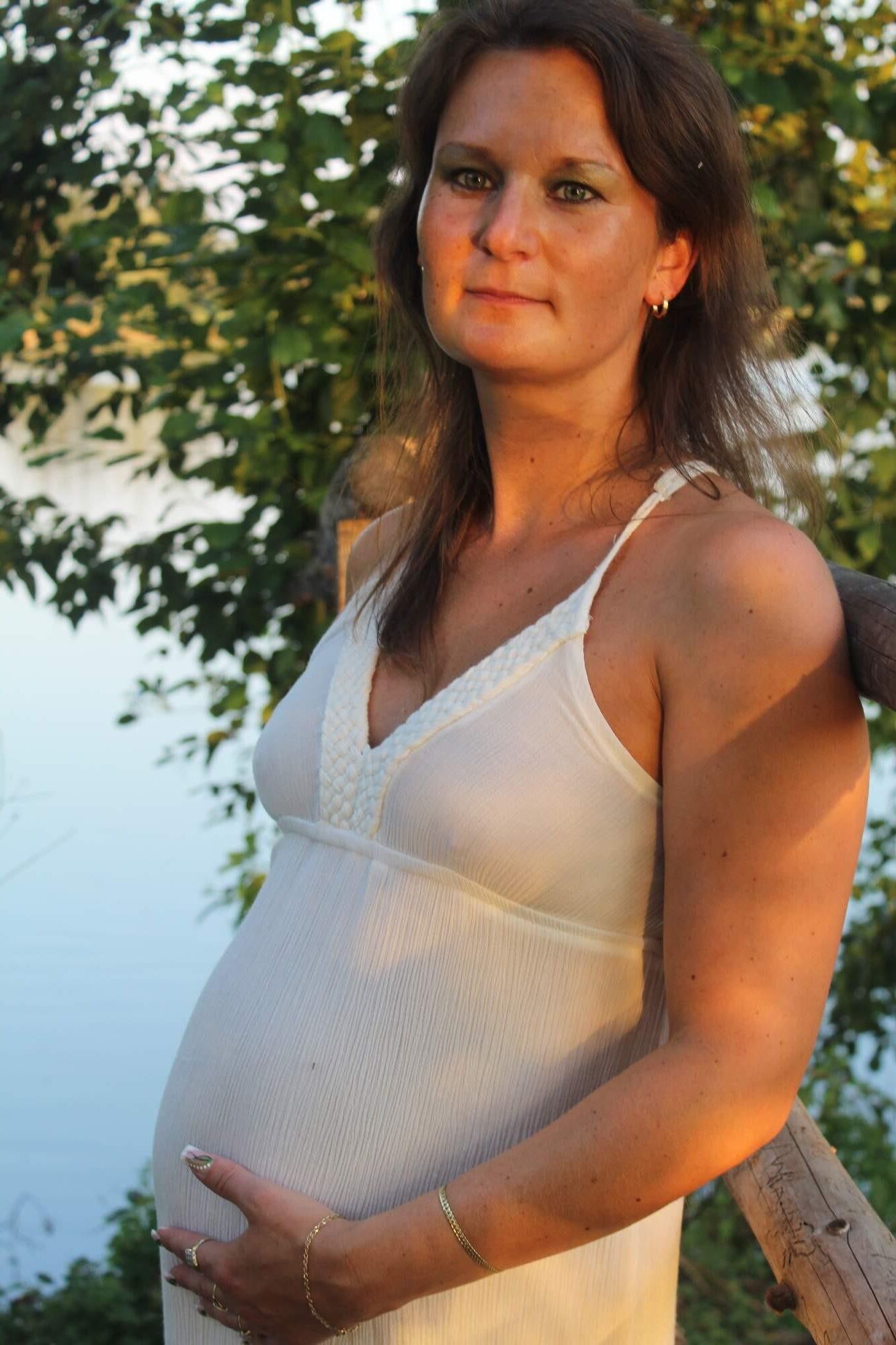 Pregnant amateur, transparent