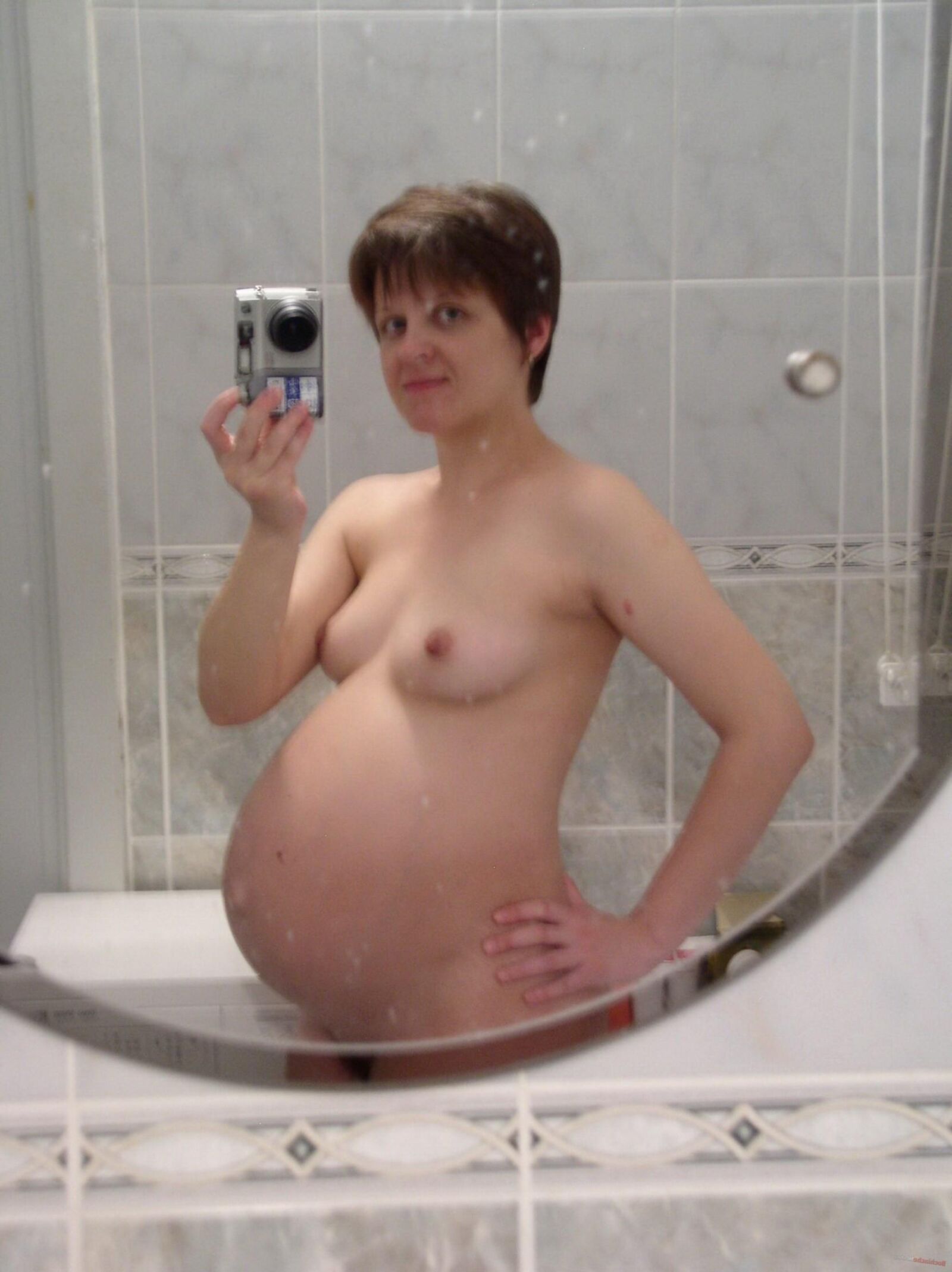 selfshots of pregnant ladies and teens