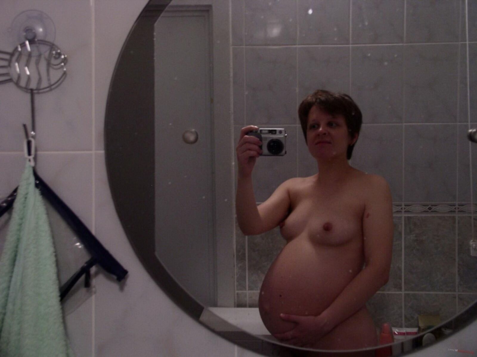 selfshots of pregnant ladies and teens