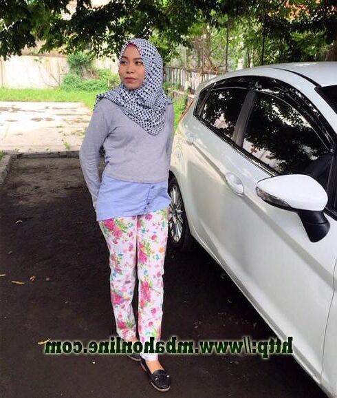 Foto Ibu Berjilbab Hamil