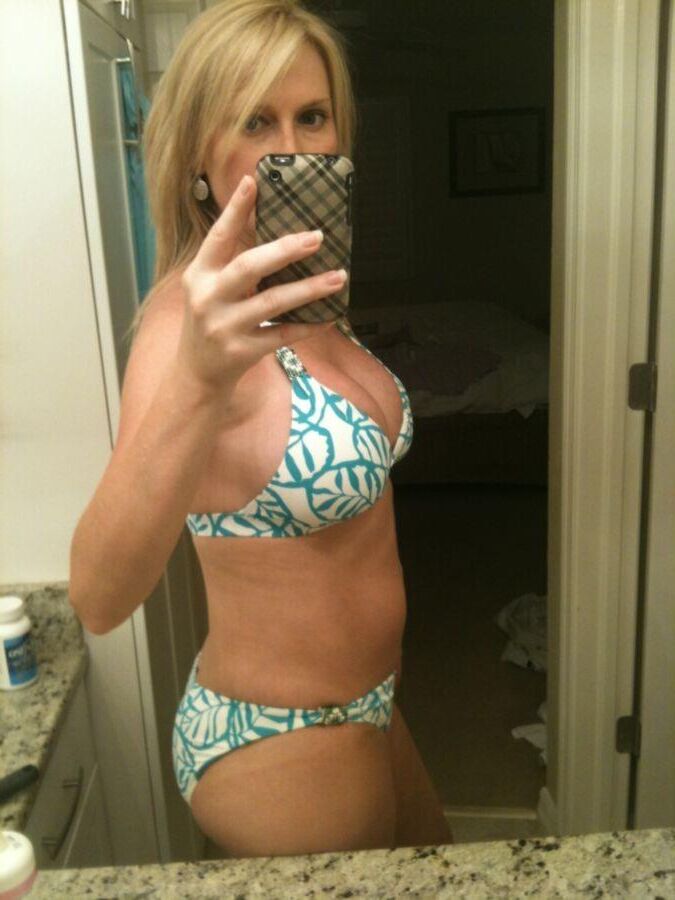 Dannie - Blonde Preggo