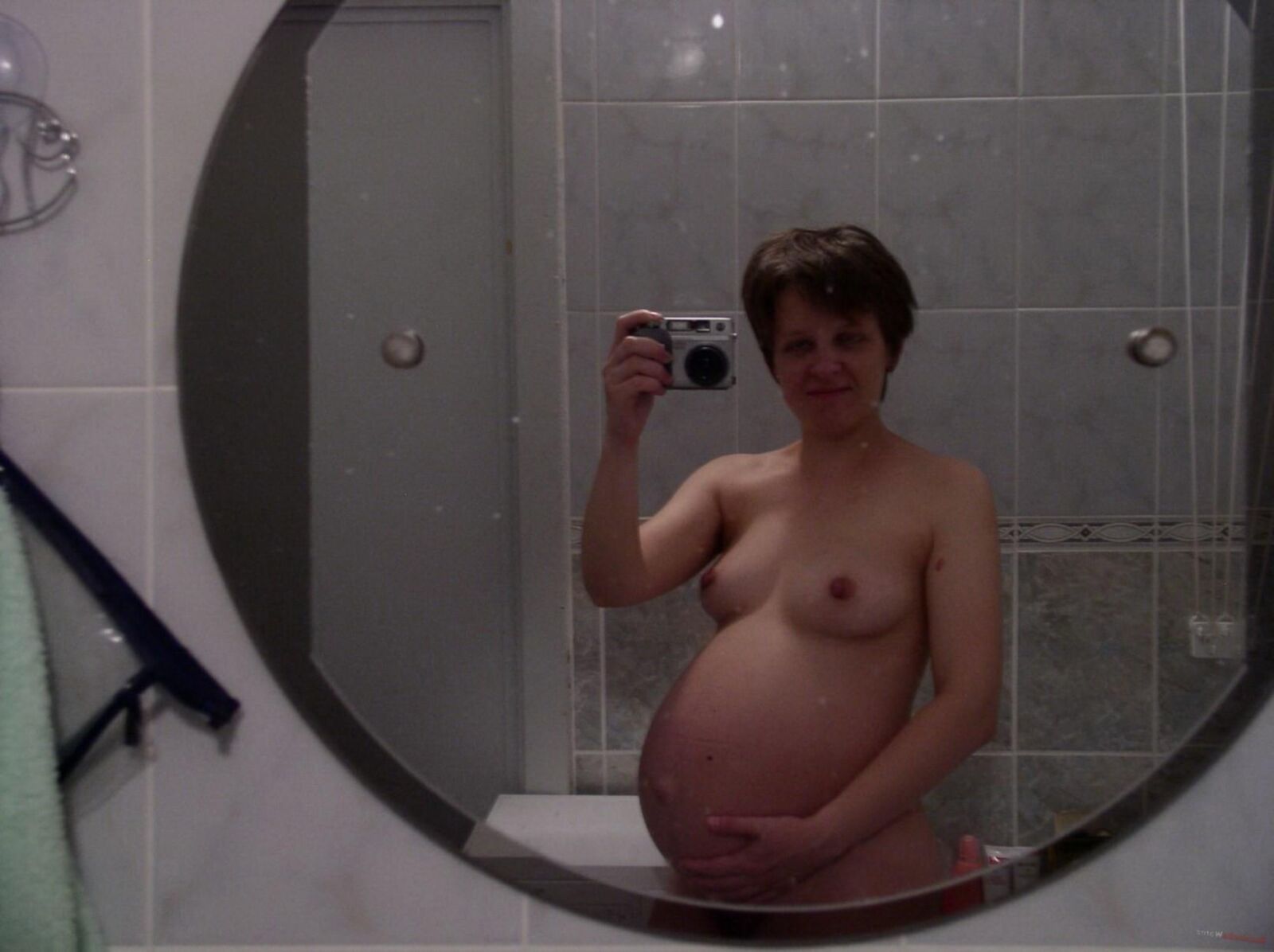 selfshots of pregnant ladies and teens