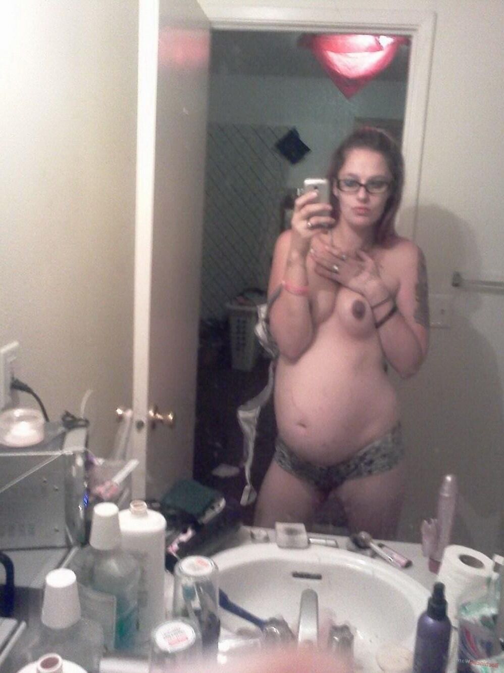 selfshots of pregnant ladies and teens