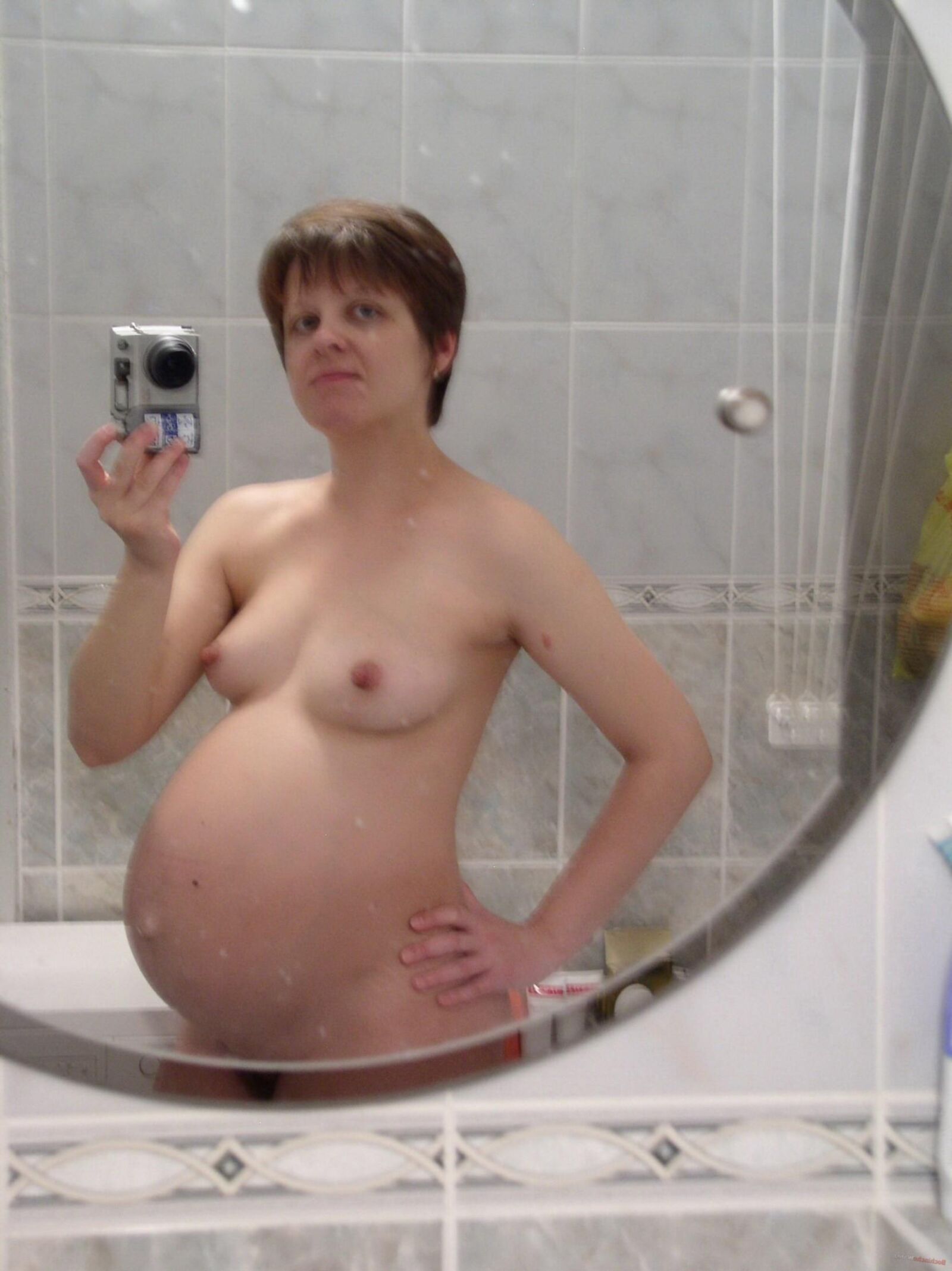 selfshots of pregnant ladies and teens