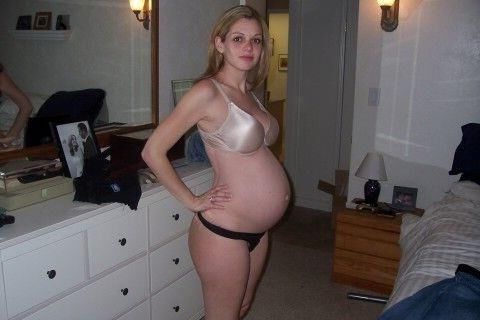 Pregnant Blonde Cutie