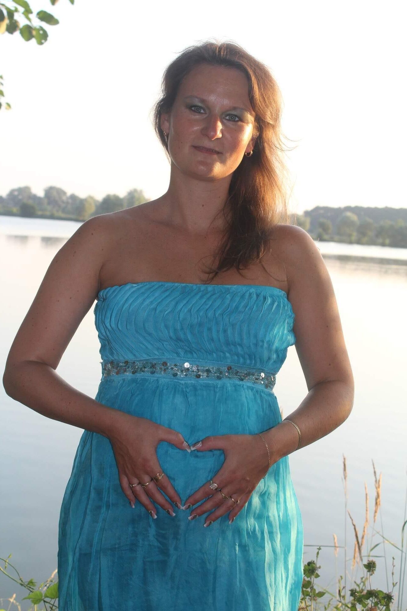 Pregnant amateur, transparent