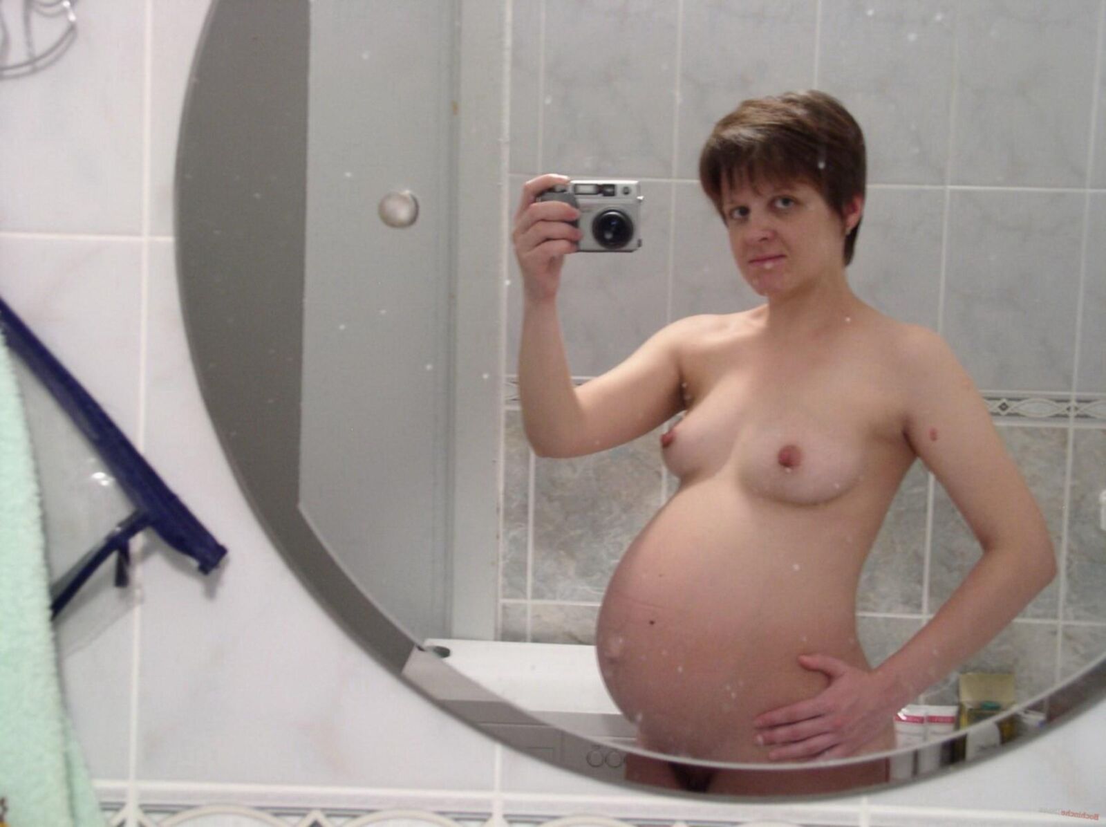 selfshots of pregnant ladies and teens