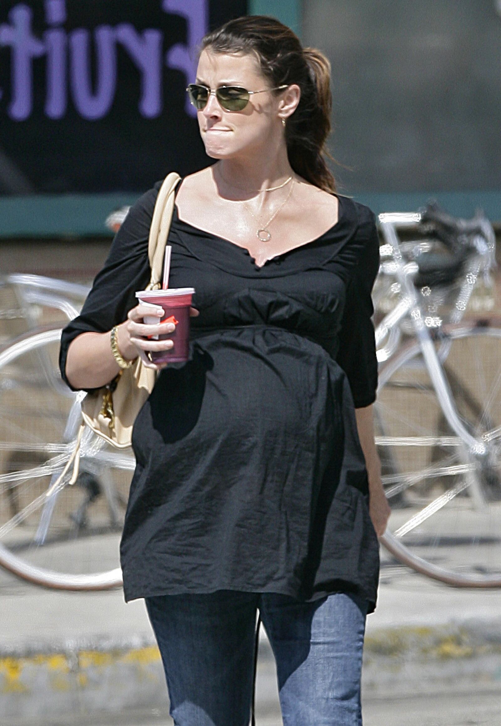 Pregnant Bridget Moynahan out and about