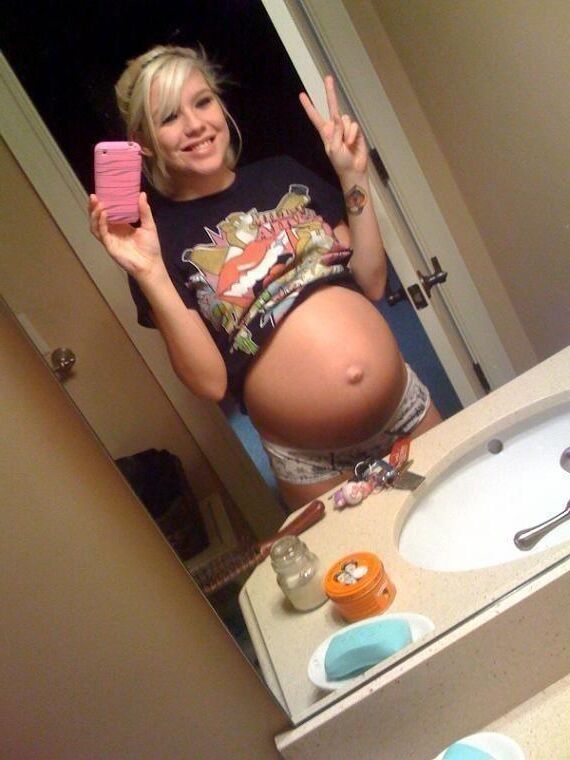 The cutest pregnant selfshots you'll ever see 3/?