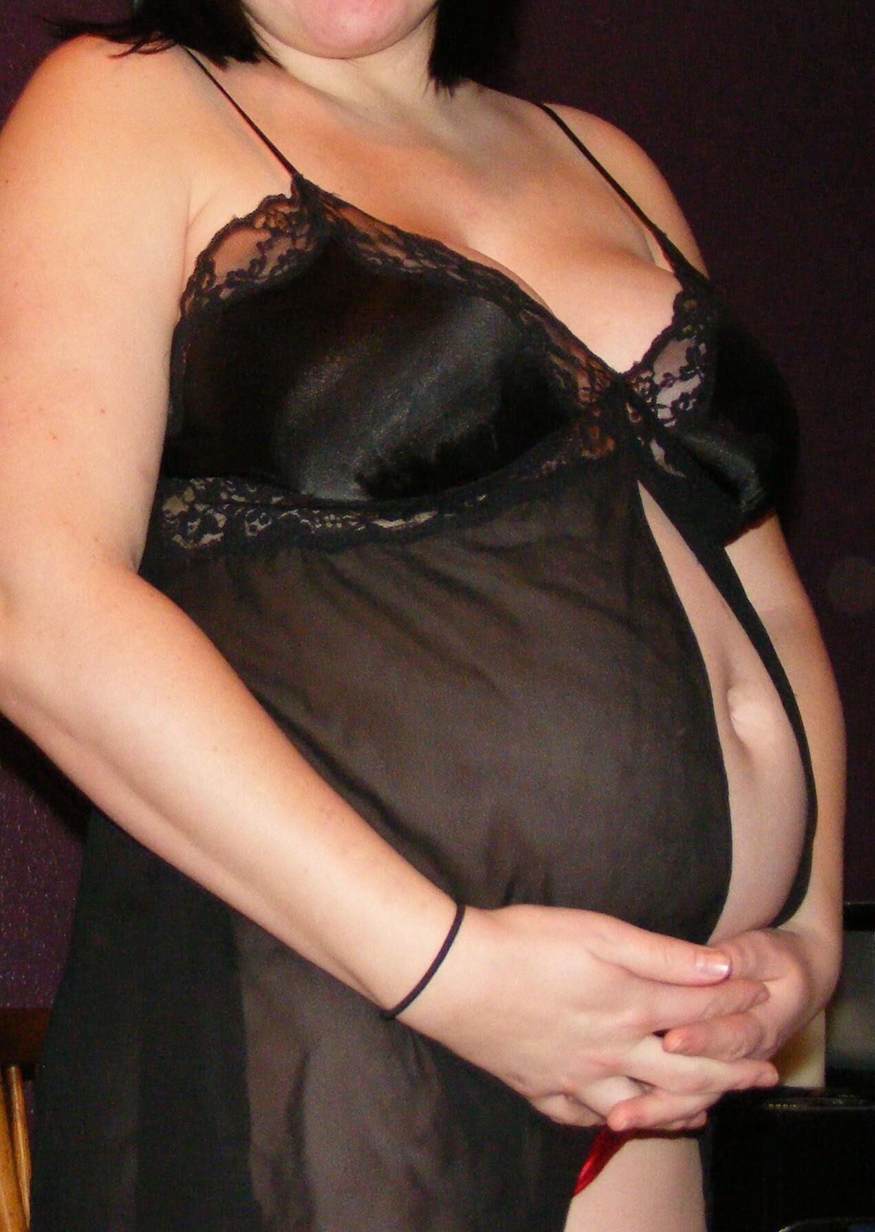 pregnant belly and tit pics