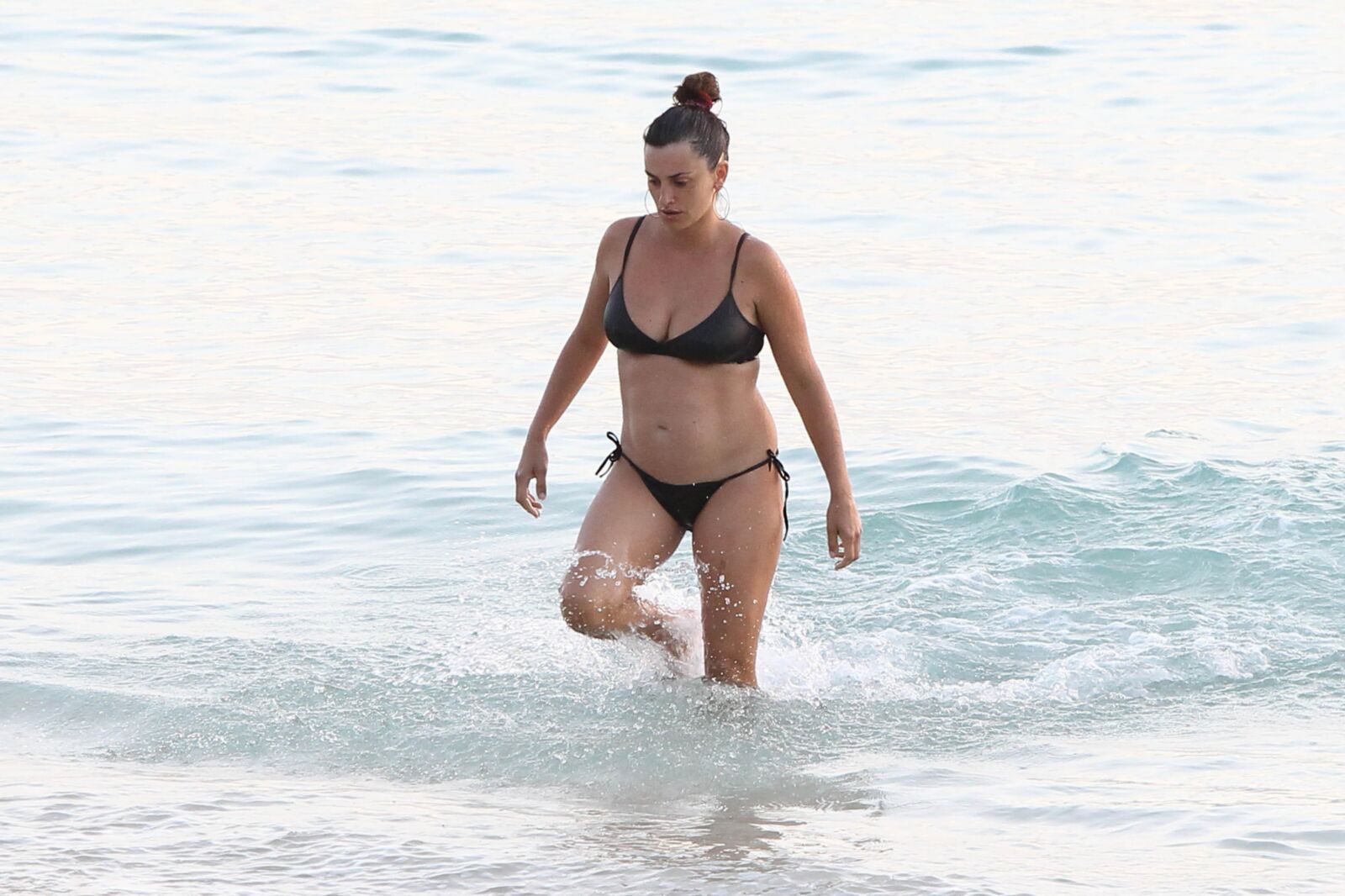 PENELOPE CRUZ  bikini pregnant