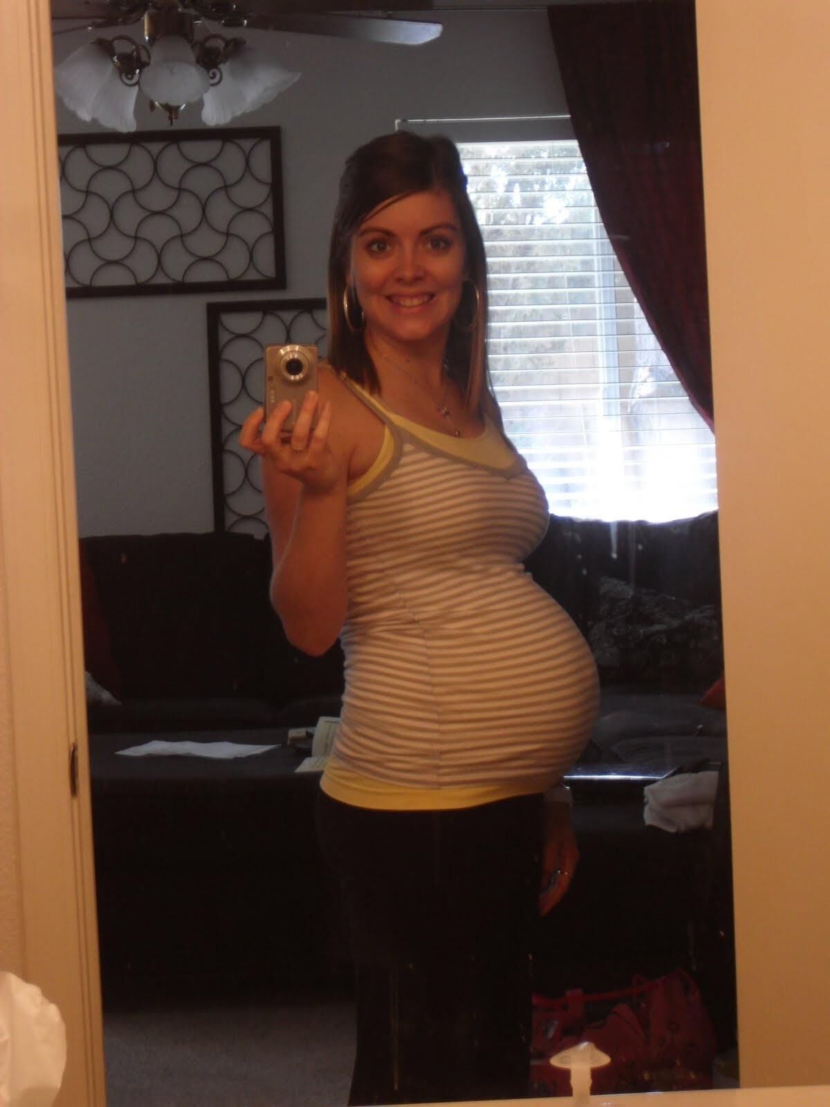 The cutest pregnant selfshots you'll ever see 3/?