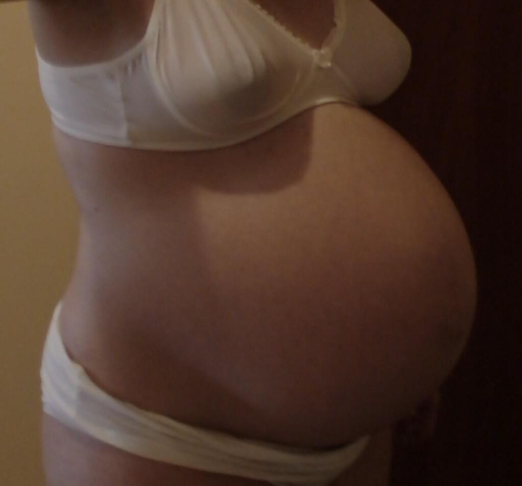 amateur pregnant moms