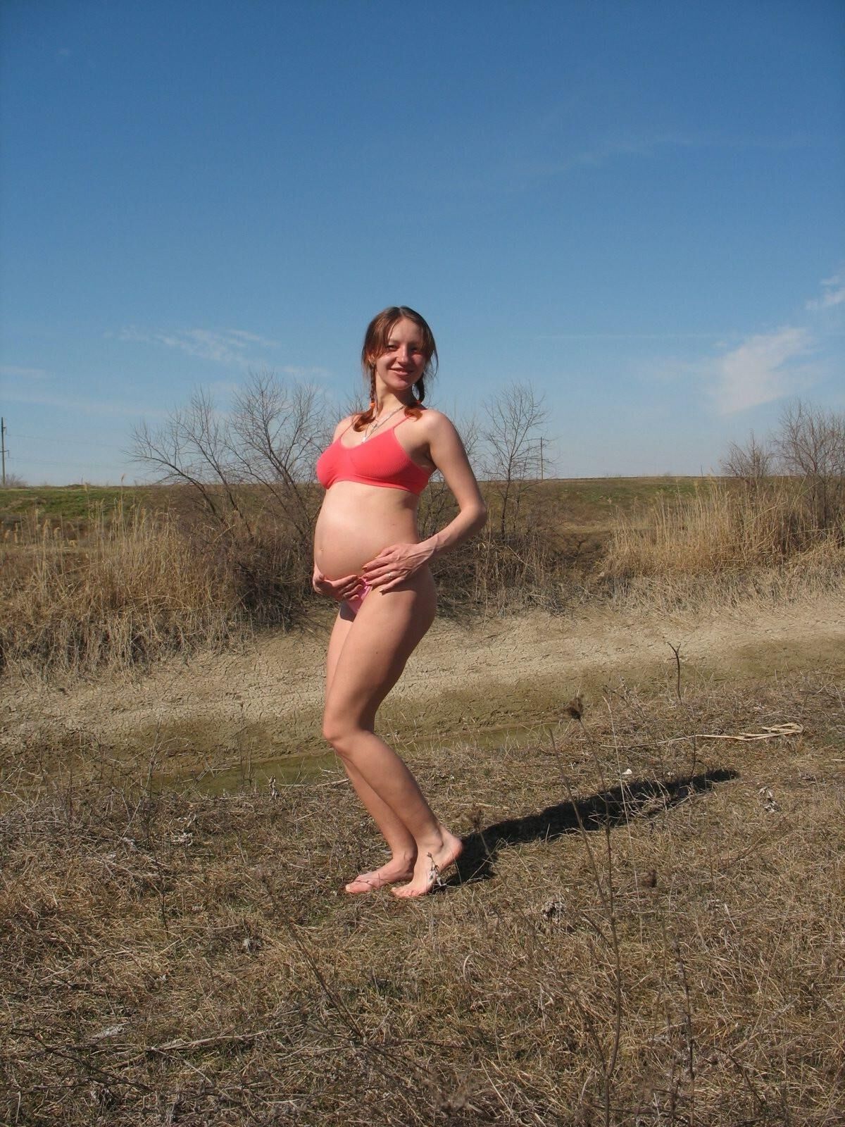 pregnant girl - does somebody have more of here pls ? -