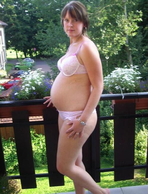 The cutest non-nude pregnant girls you'll ever see 2/? 