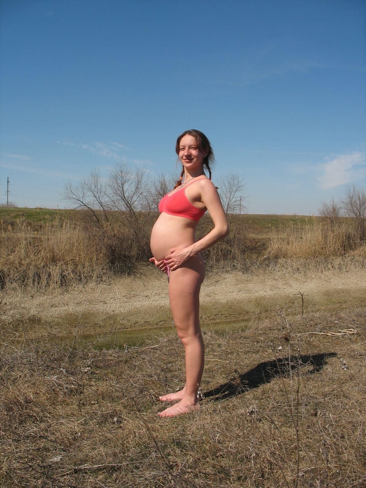 pregnant girl - does somebody have more of here pls ? -