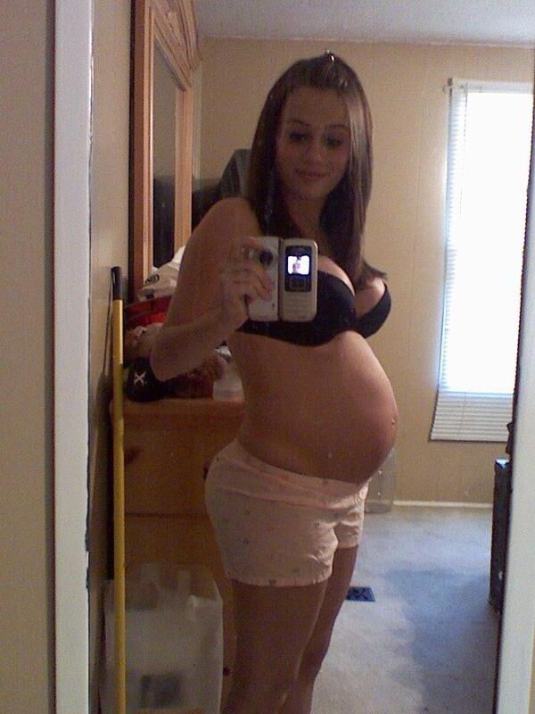 The cutest pregnant selfshots you'll ever see 3/?