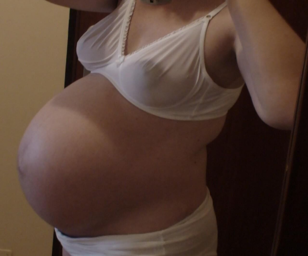 amateur pregnant moms