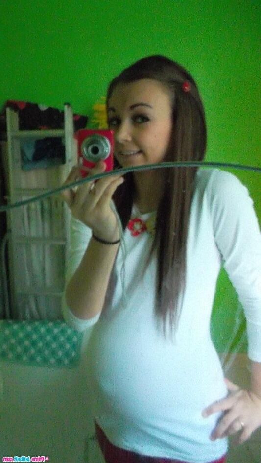 The cutest pregnant selfshots you'll ever see 3/?