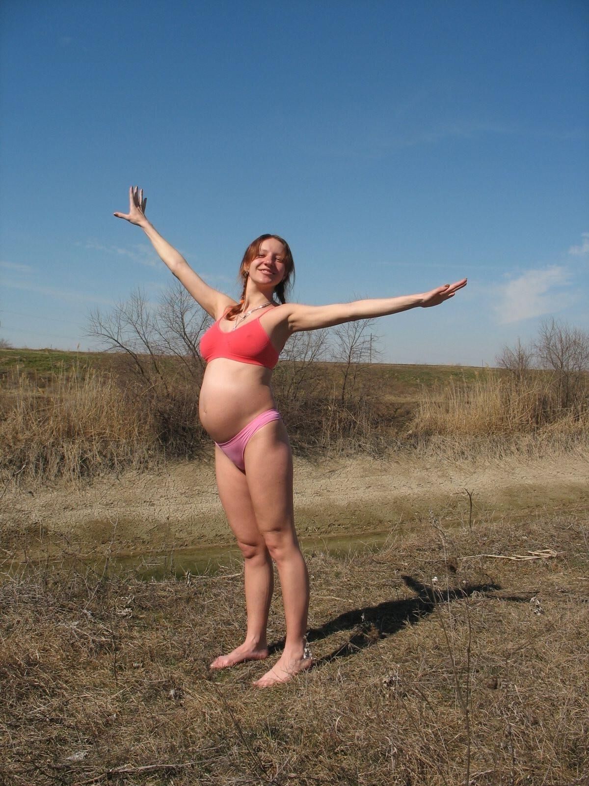 pregnant girl - does somebody have more of here pls ? -