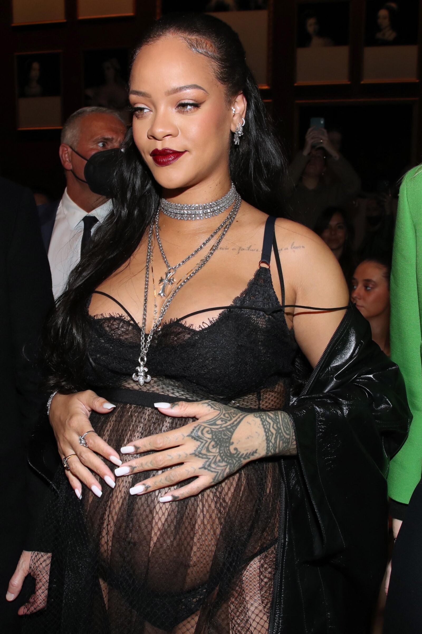 RIHANNA – SEXY PREGNANT BODY IN UNDERWEAR AT DIOR WOMENSWE