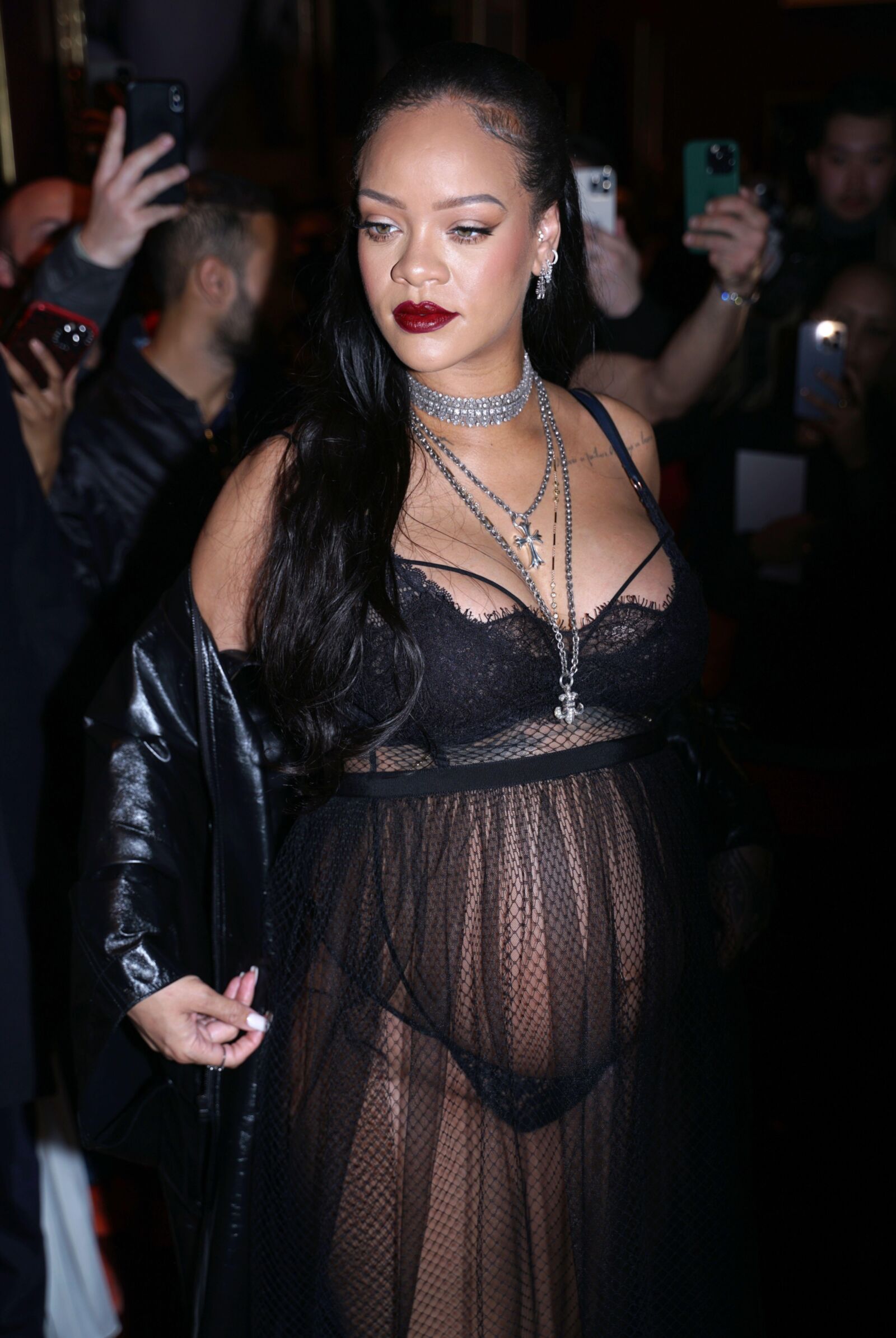 RIHANNA – SEXY PREGNANT BODY IN UNDERWEAR AT DIOR WOMENSWE