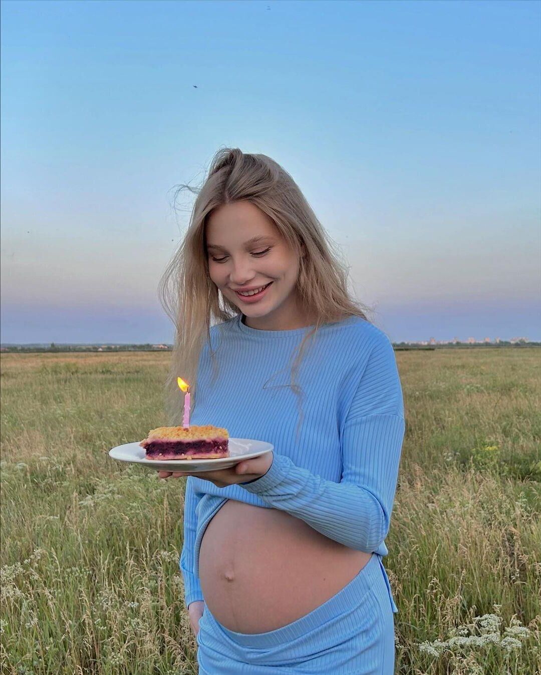 Pche Lincheva - pregnant Instagram hottie