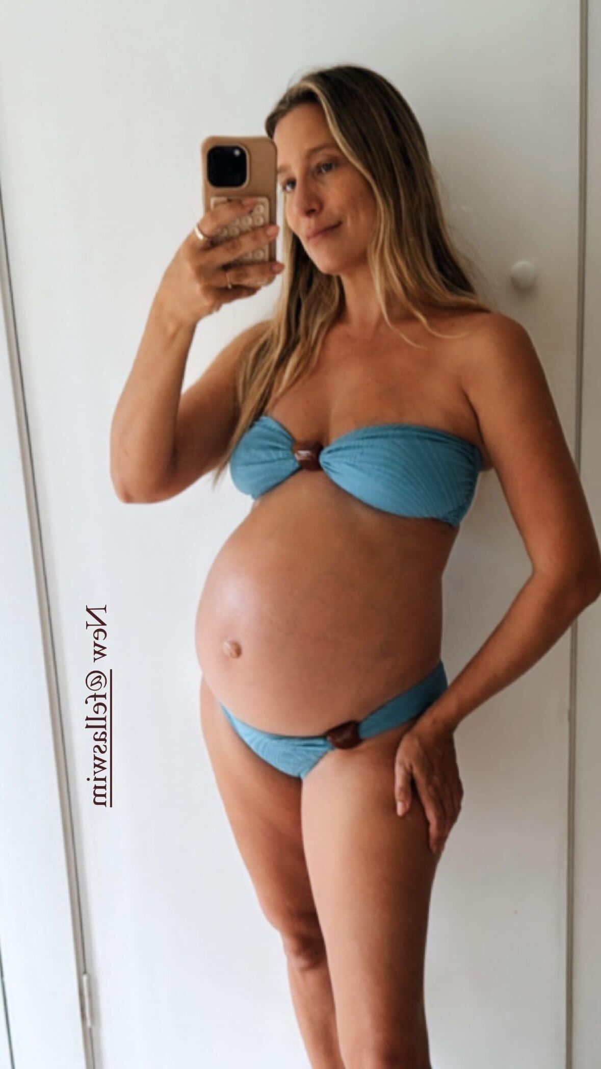 Renee Bargh pregnant