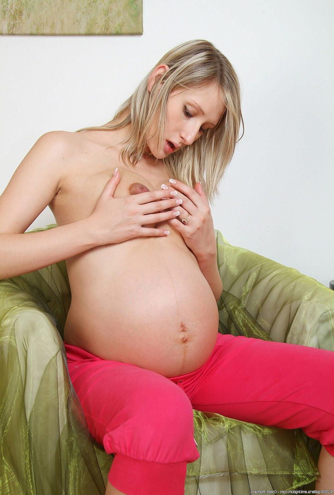 Nadia Pregnant (208763)