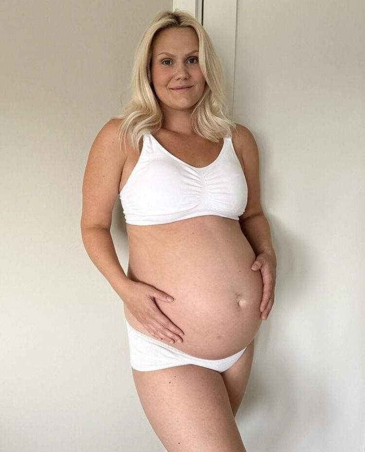 Pregnant Carolina