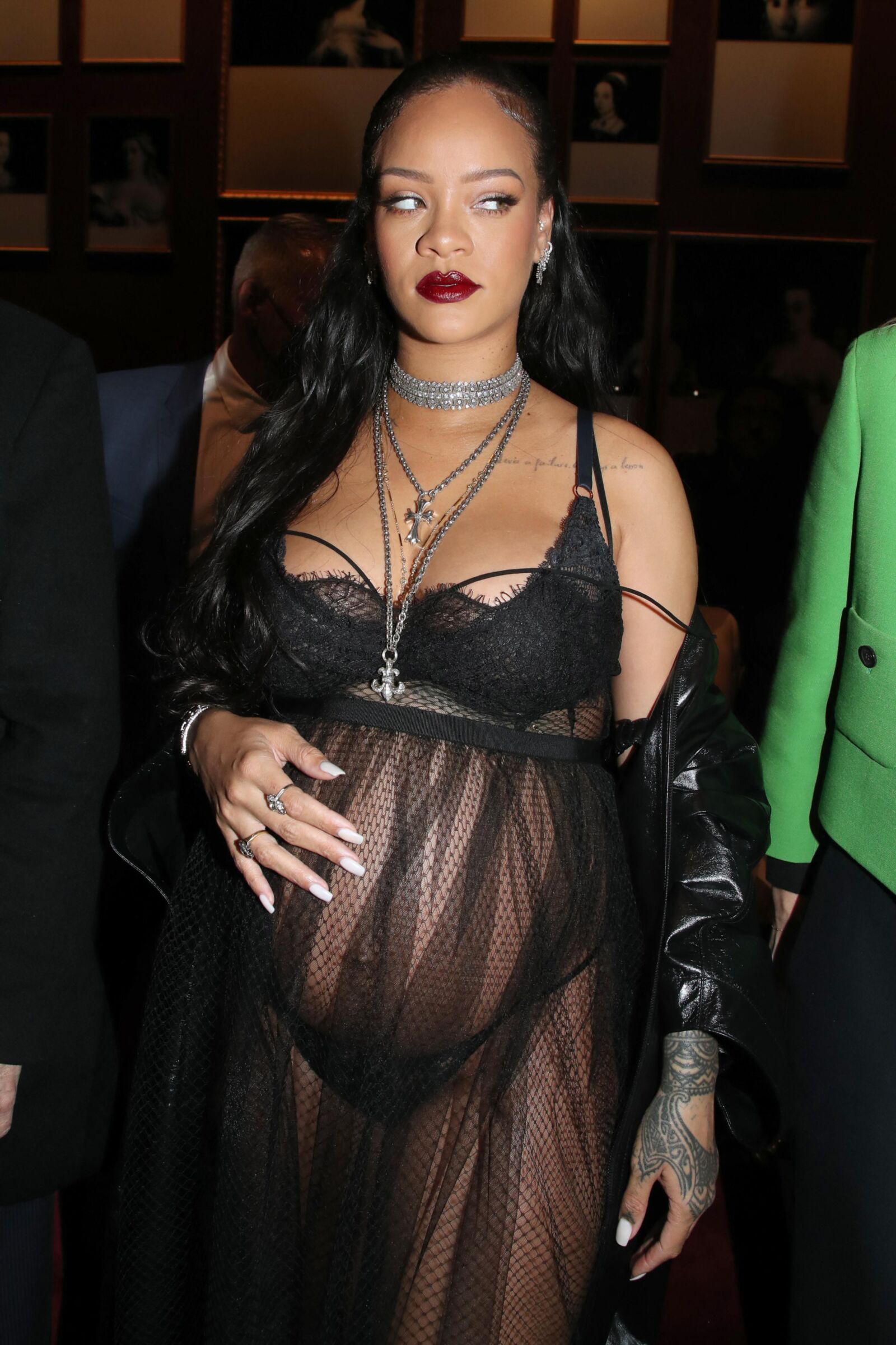 RIHANNA – SEXY PREGNANT BODY IN UNDERWEAR AT DIOR WOMENSWE