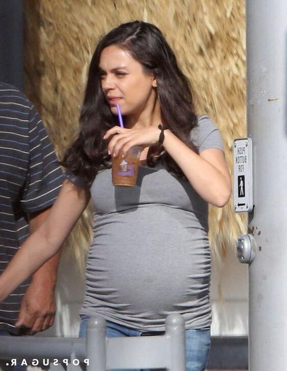 ''Celeb Plump Pumpkins'' Mila Kunis