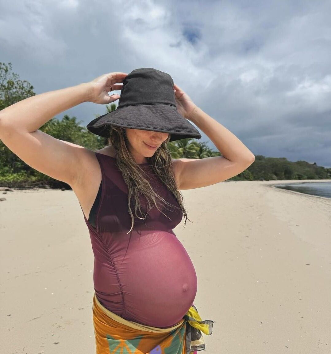 Renee Bargh pregnant