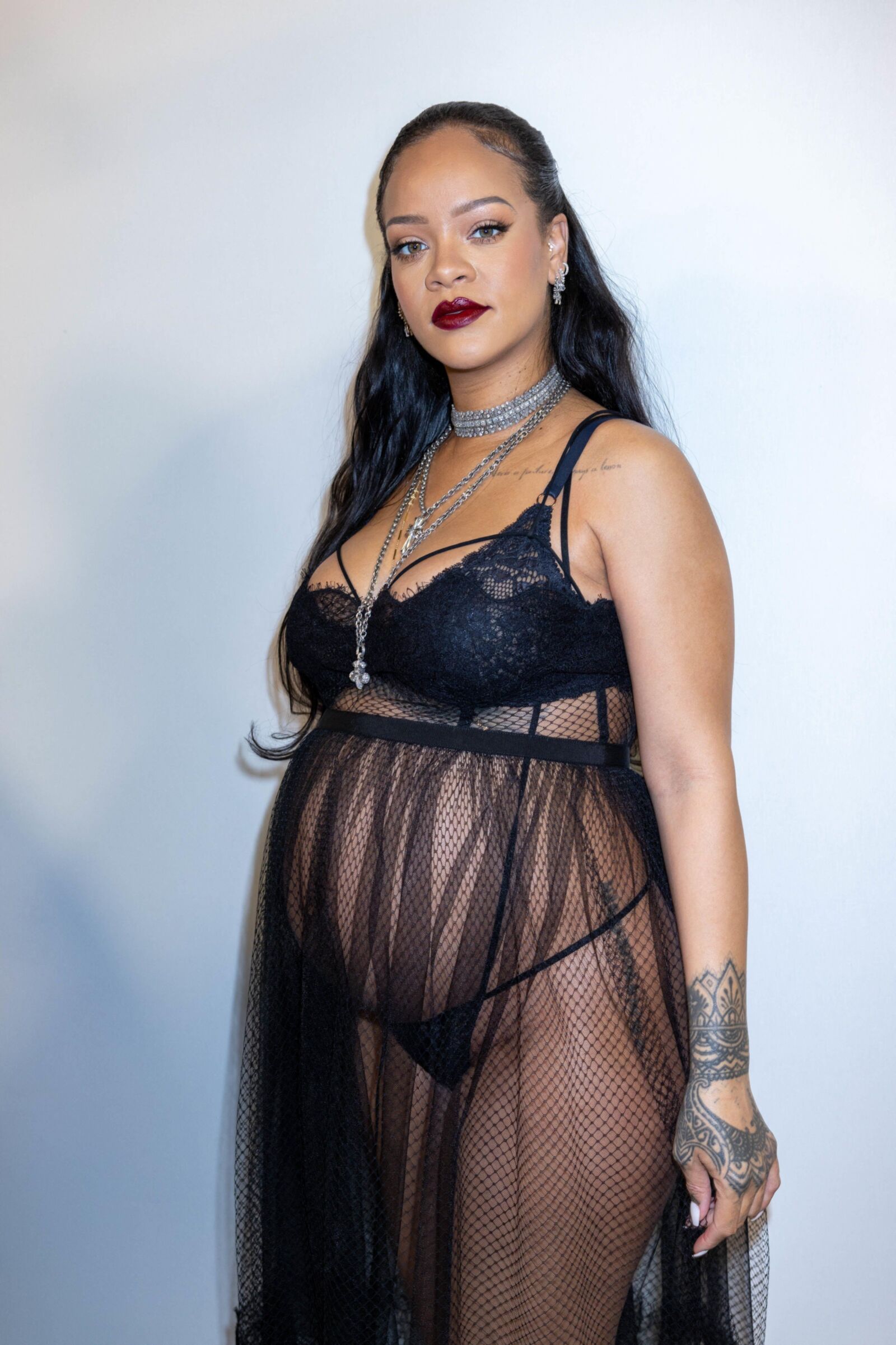 RIHANNA – SEXY PREGNANT BODY IN UNDERWEAR AT DIOR WOMENSWE