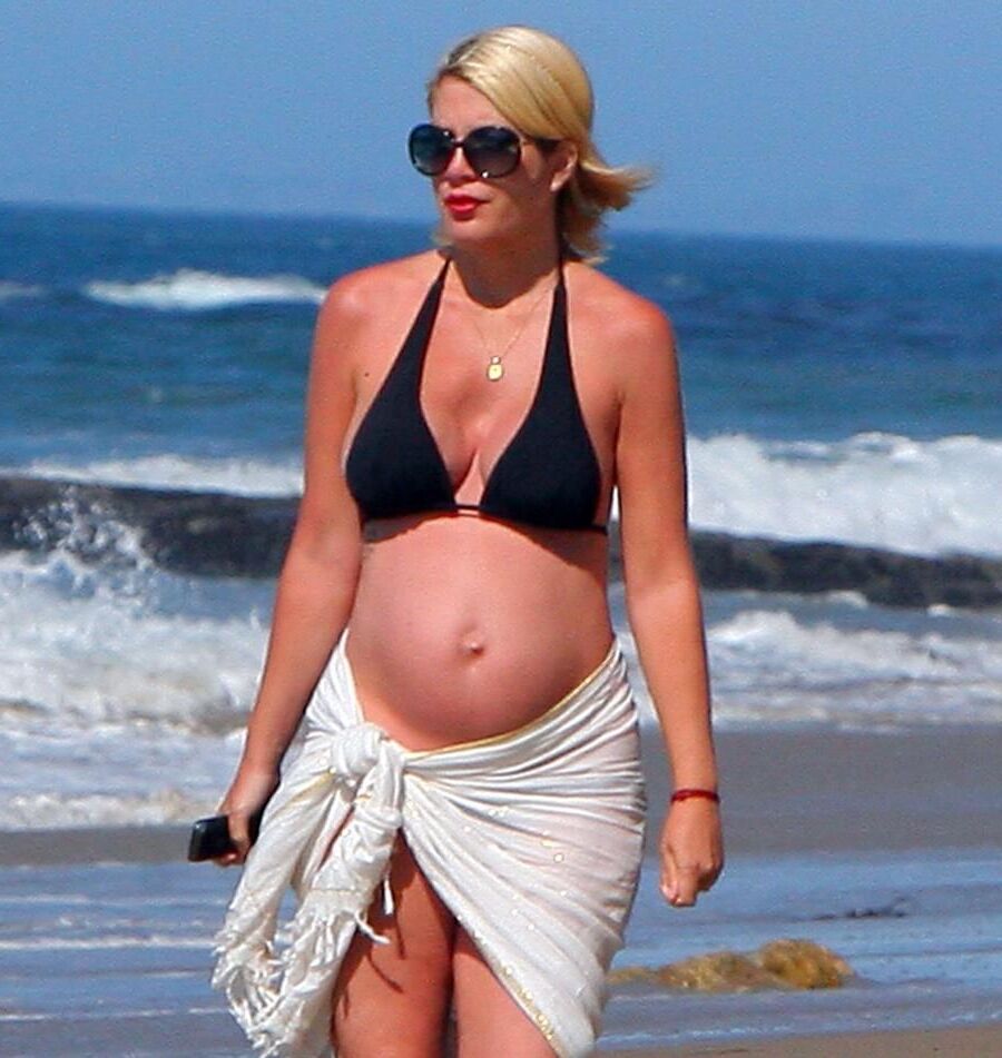 Tori Spelling pregnant