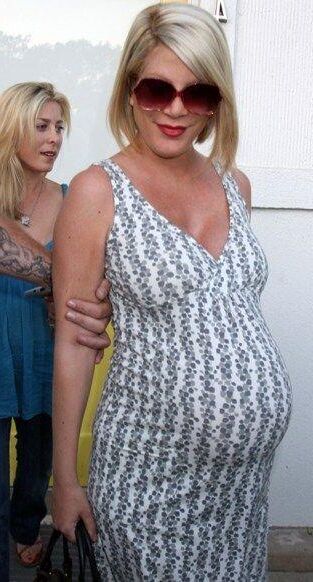 Tori Spelling pregnant