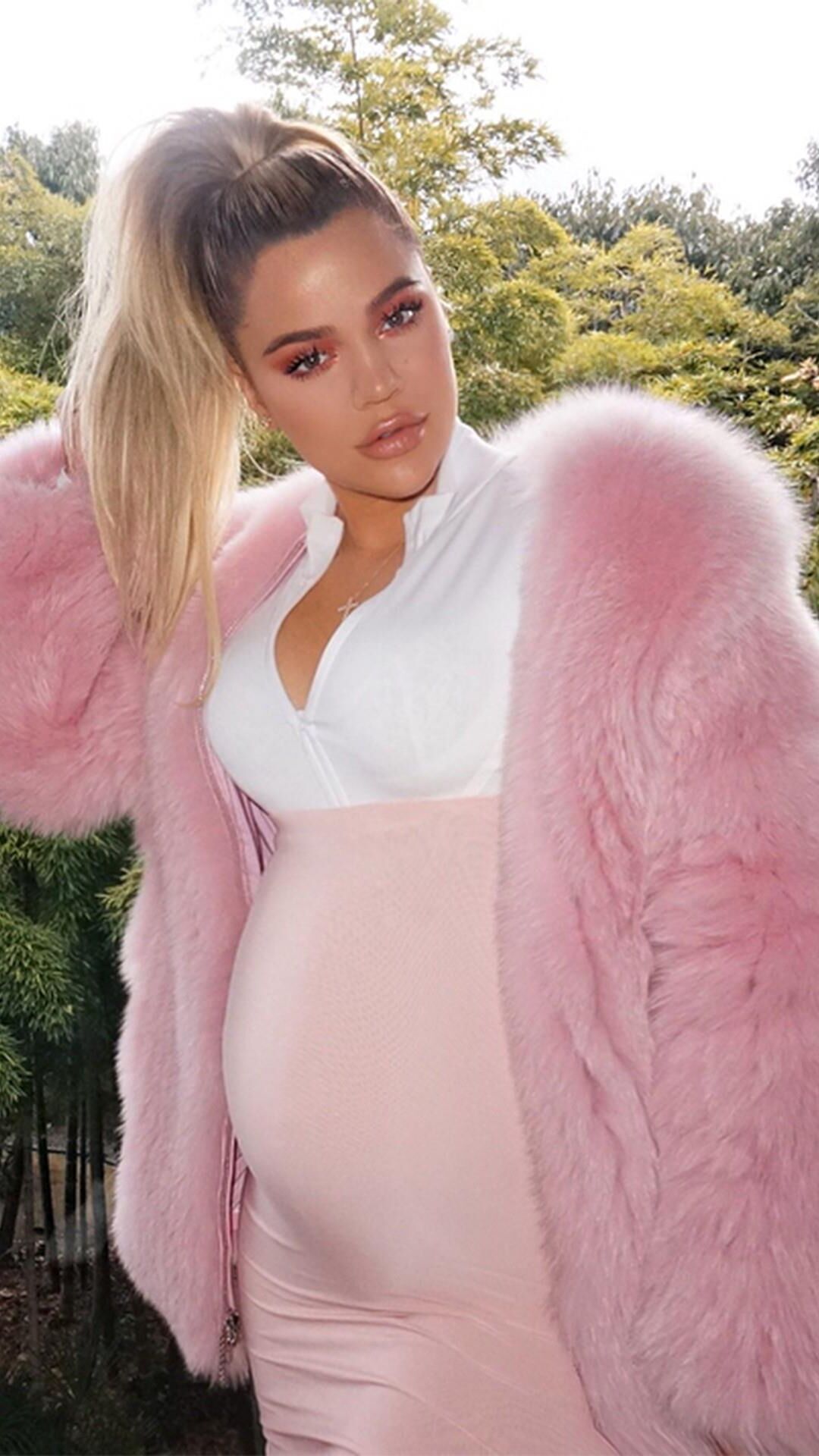 Kim enceinte, Khloe, Kourtney Kardashian, matériel de reproduction chaud