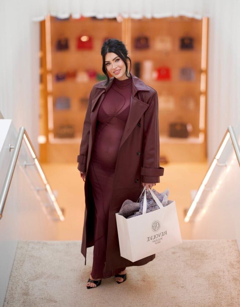 Pregnant MEGAN FOX Shopping at Revolve’s Holiday Shop 