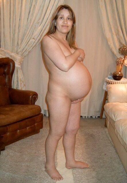 BAREFOOT PREGNANT WOMEN #