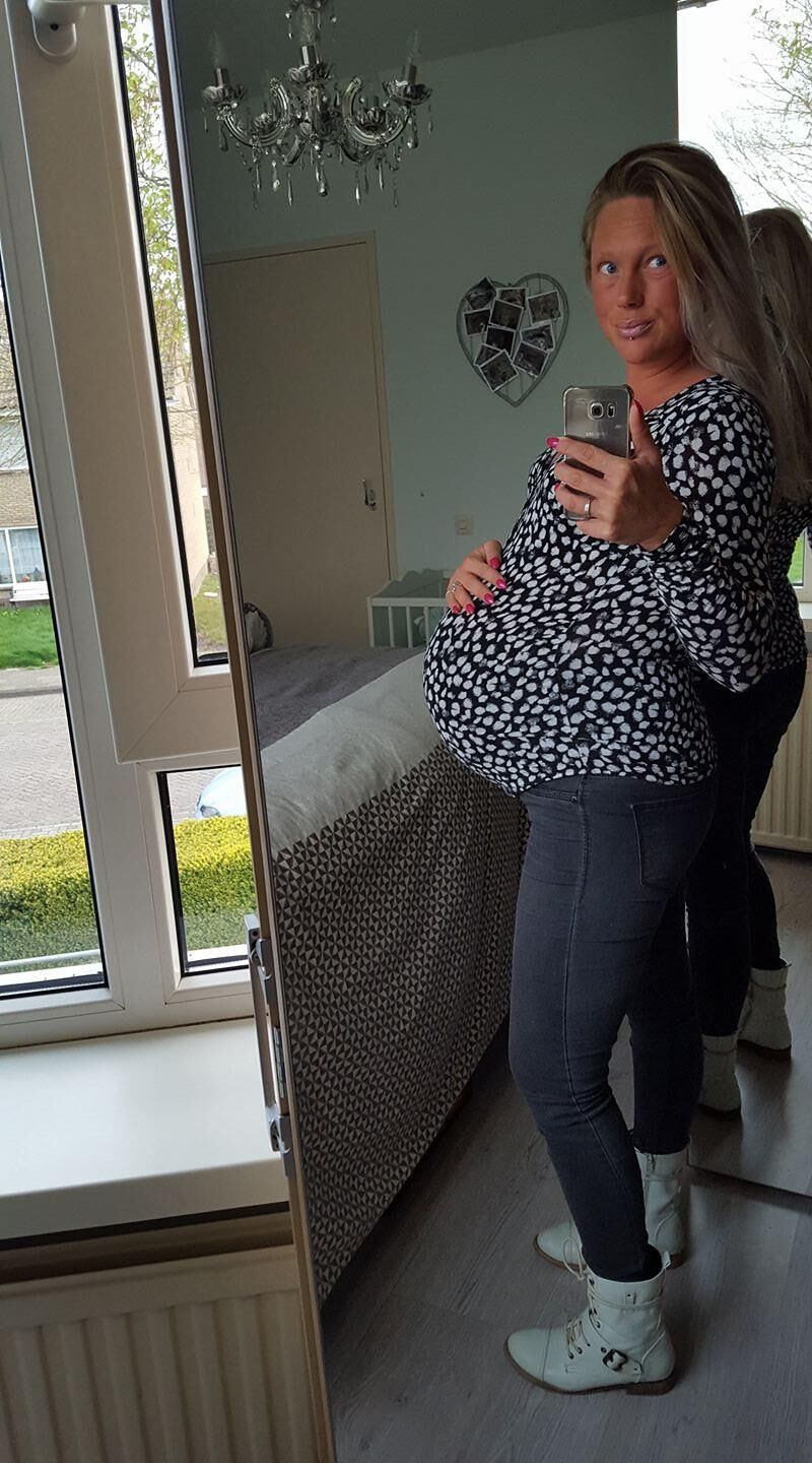 Dutch Milf Mom Roos