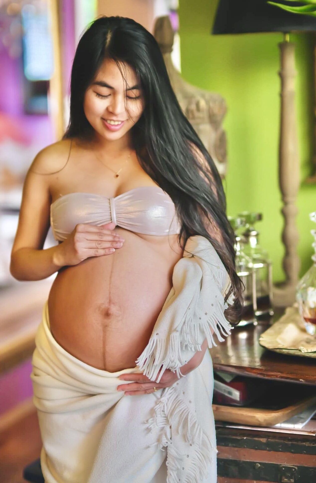 Asian trophy wife traveling pregnant and in labor for comments (