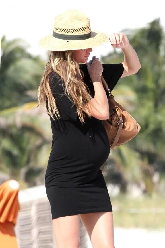 Gisele Bundchen pregnant