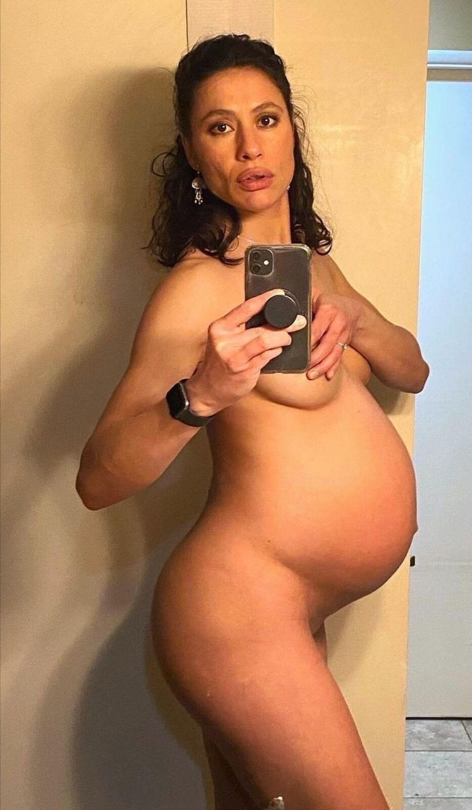 Pregnant Teens and Petite Preggo MILFS