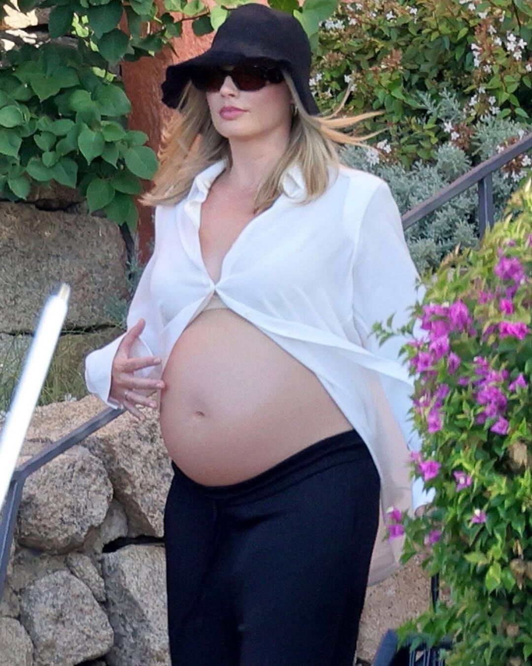 Margot Robbie pregnant