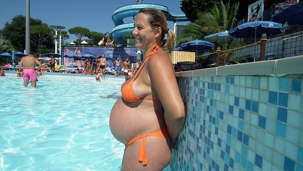 Pregnant Italian Valeria