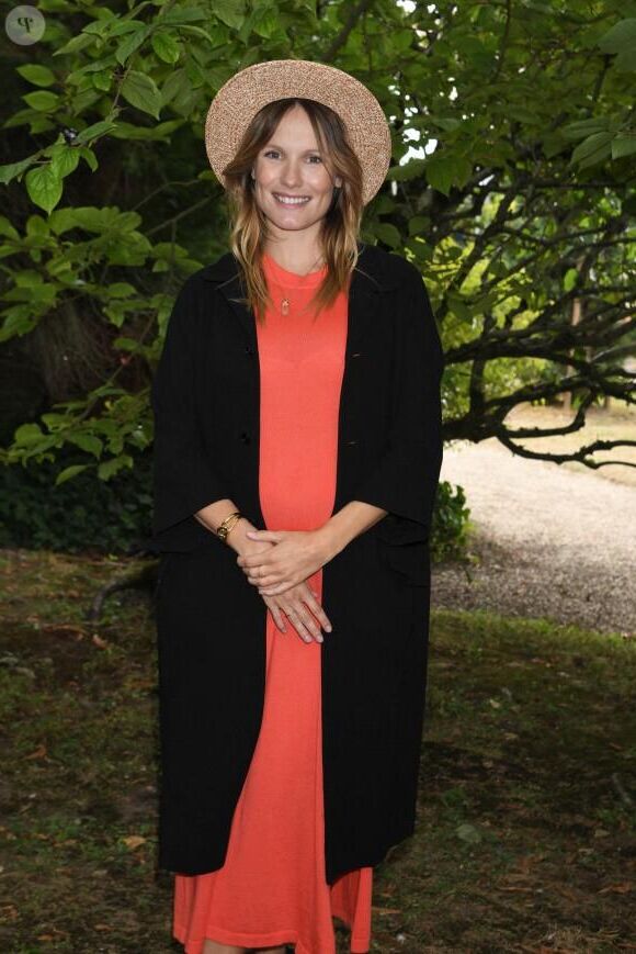 Ana Girardot pregnant