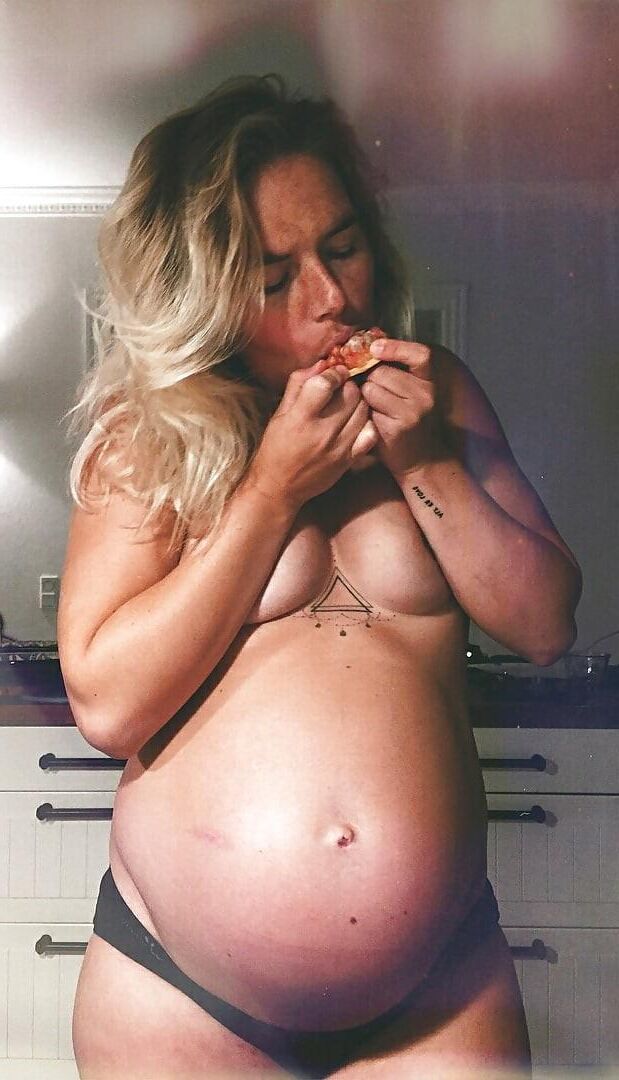 Danish Amature (): Nude pregnant wife