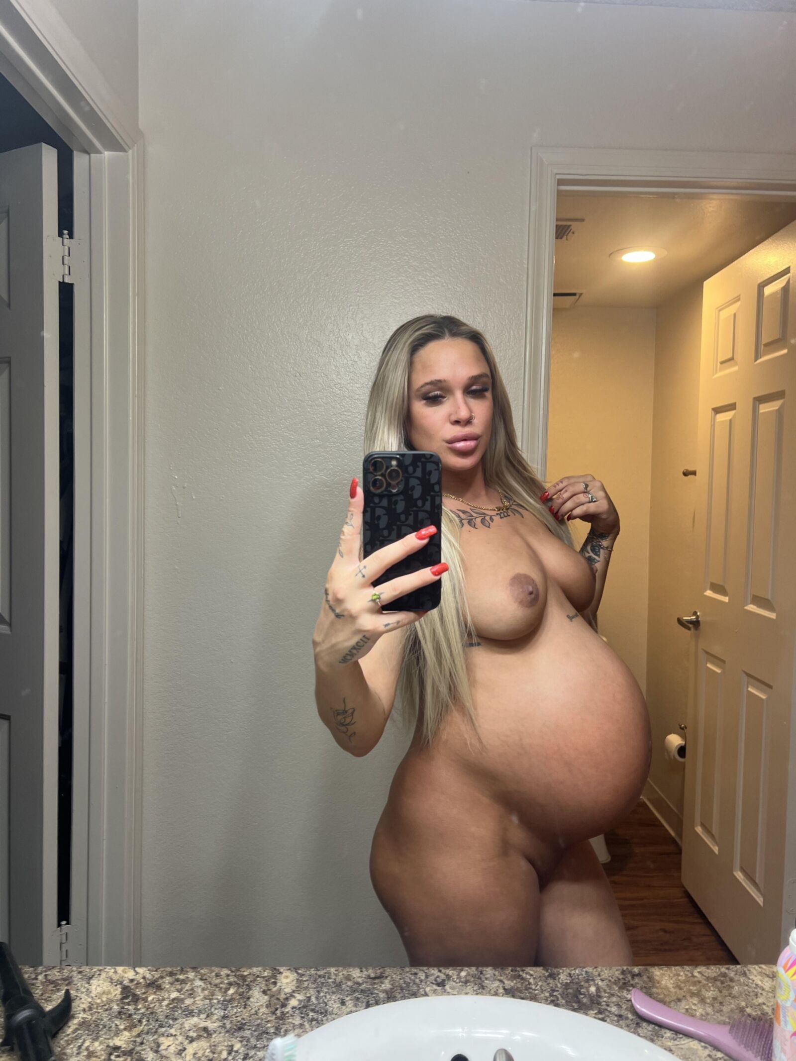 Pregnant Hottie 