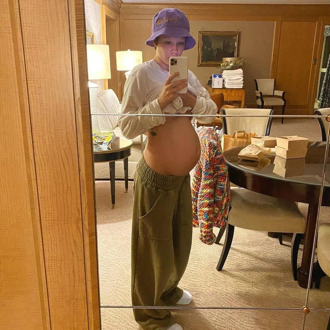 Halsey pregnant