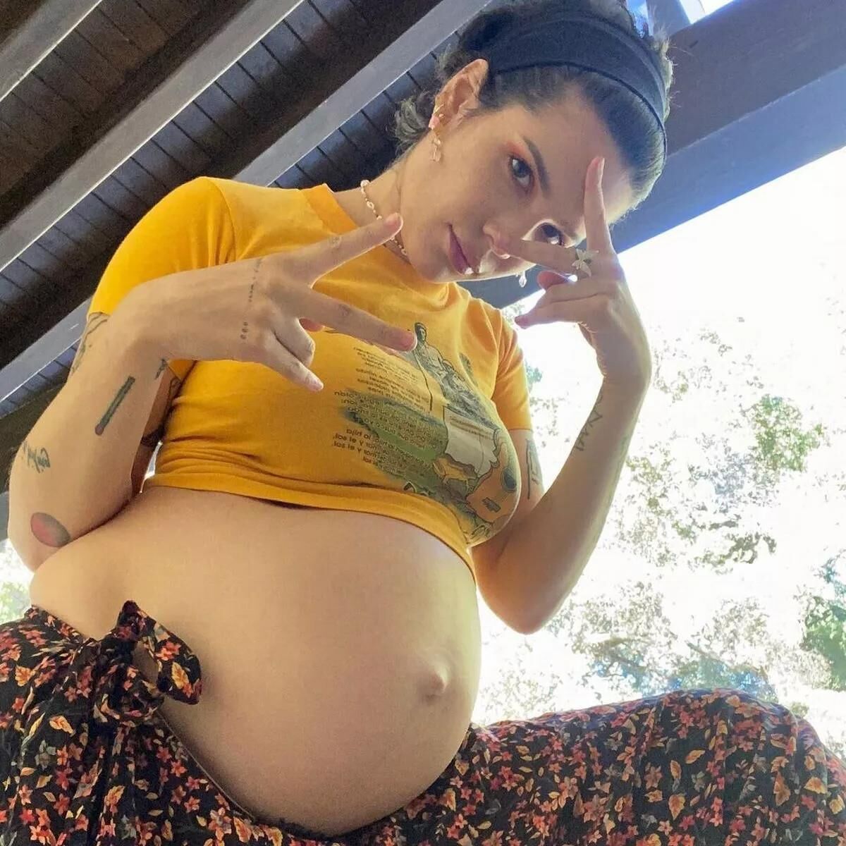 Halsey pregnant